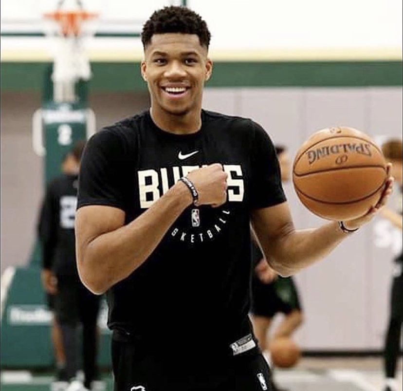 会与人员变 会与人员变