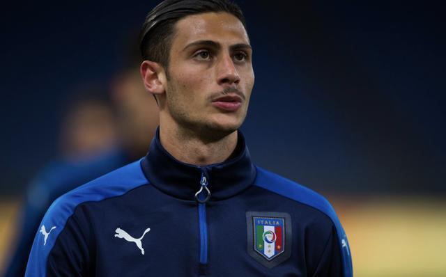 场上频繁进 场上频繁进